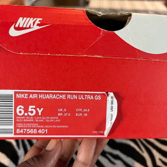 Youth Nike Running Shoe - Picture 8 of 8